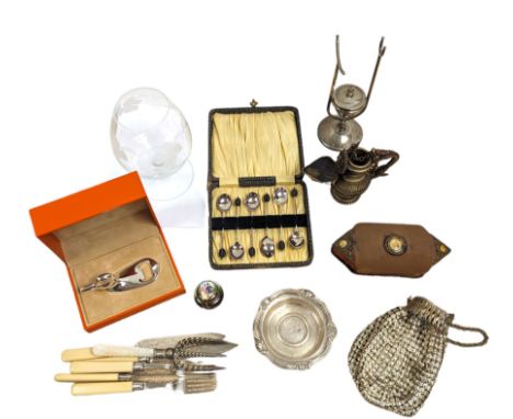 Saint Hilaire duck bottle opener, five silver plated knives/forks with silver ferrules, silver plated concertina beaded bag a