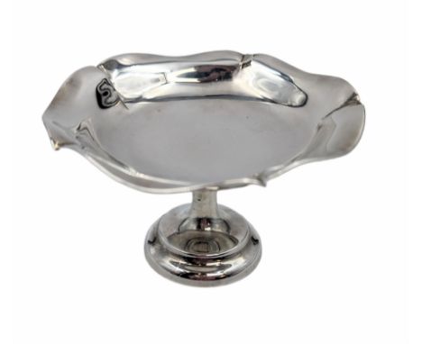 Silver bon bon dish, upon circular pedestal, hallmarked, H8cmCondition Report:89.6 grams