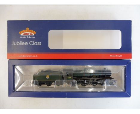 A boxed Bachmann Branch Line Jubilee Class 45593 'Kolhapur' locomotive and tender.