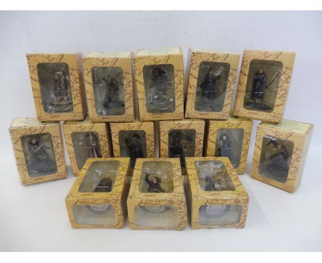 Fourteen boxed Lord of the Rings collectors' figures.
