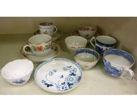Late 18th/early 19thC New Hall and other porcelain tea bowls, cups and saucers       OS3