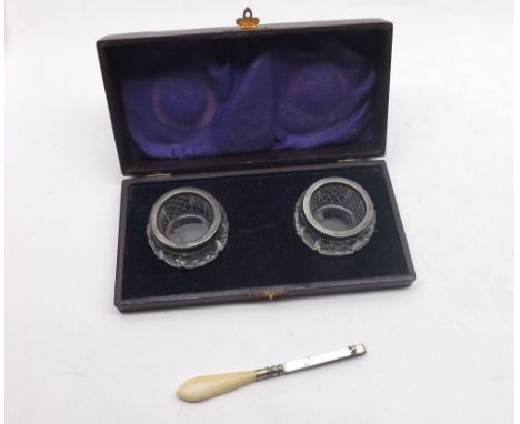 Mixed lot comprising a cased pair of cut clear glass Salts with Birmingham hallmarked Silver collars, together with further p