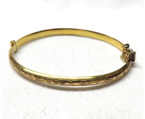Early 20th Century hallmarked 9ct Gold Bangle with engraved front, hallmarked for Birmingham 1920, 4 1/2 gms  