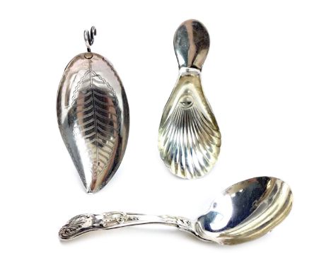 GEORGE IV SILVER CADDY SPOON, maker Thomas Mason, London 1825, Queen's pattern, 9.5cm long; along with a leaf form silver cad