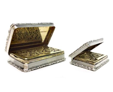 WILLIAM IV SILVER VINAIGRETTE, maker's mark rubbed ('T'...), Birmingham 1830, engine turned exterior with initialled cartouch