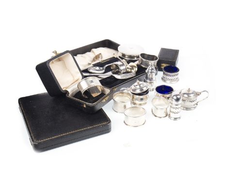 LOT OF EARLY 20TH CENTURY SILVER CRUETS, comprising two open salts with liners and spoons, two mustard pots with liners and s