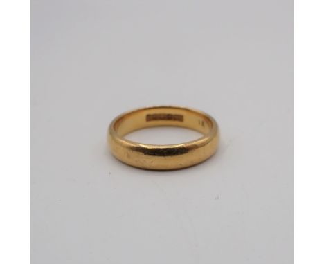 A 22ct gold Wedding Band, approx 4.90gms, ring size J 1/2 