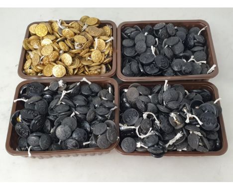 A large collection of American Army brass Buttons and assorted Bakelite military Buttons 
