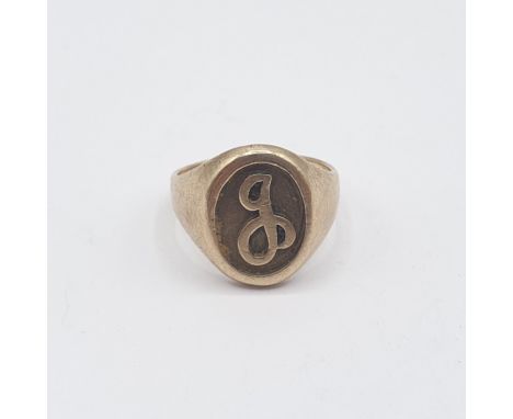 A 9ct gold Signet Ring embossed initial, ring size P 1/2, approx 7.60gms 