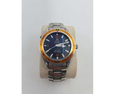 A gentleman's automatic co-axial Omega Seamaster Professional Planet Ocean Chronometer Wristwatch the black dial with hourly 