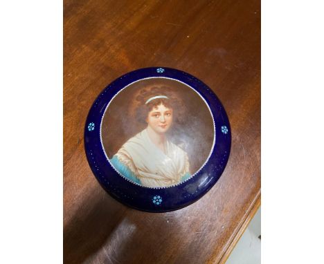Antique Limoge design trinket lidded dish. Designed with a lady portrait to the top and various hand painted elements. [A/F] 
