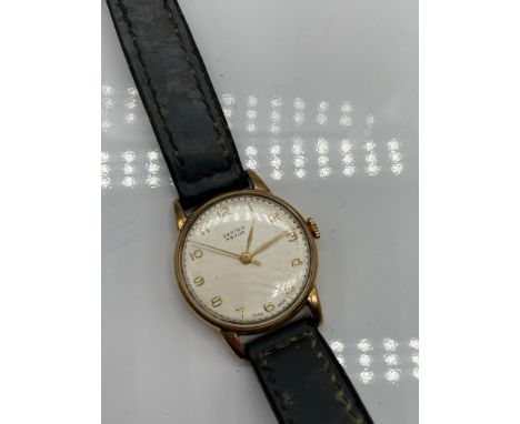 A Gents vintage 9ct gold cased watch by Vertex Revue. [Back plate weighs 5 grams] [Non runner] 
