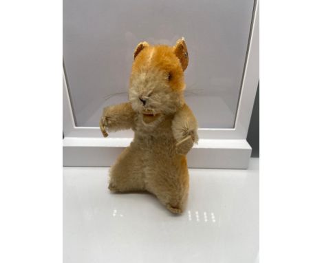 A 1950's Steiff goldy hamster. [15cm in height] 