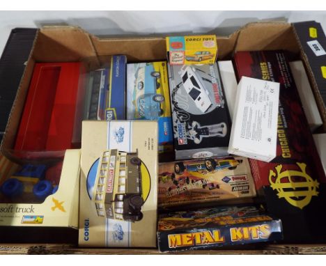 Diecast - a good mixed lot of diecast model motor vehicles to include Corgi Classics 007 Lotus 65001, a Corgi 97822, a Corgi 