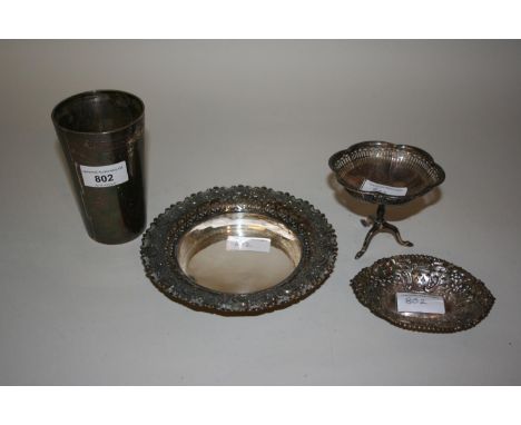 Sheffield silver beaker of tapering form together with three various silver trinket dishes 