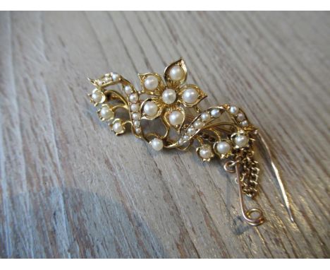 Victorian 15ct gold split pearl set ' lily of the valley ' design brooch 