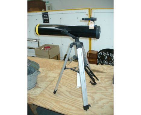 A National geographic telescope and tripod
