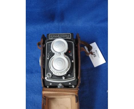 Rolleicord twin lens reflex Franke and Heidecke camera in leather Eveready case.