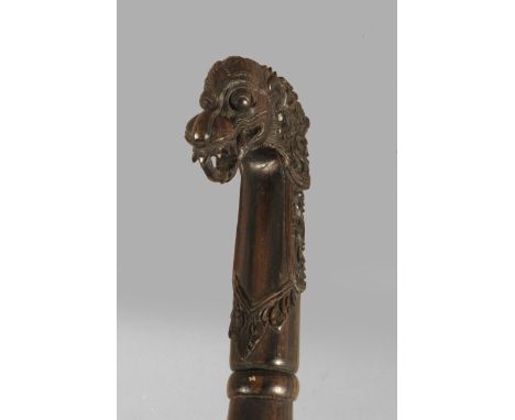 A 20th century Chinese walking stick from the Republic period. Carved jacarandá or rosewood shaft with a handle carved in the