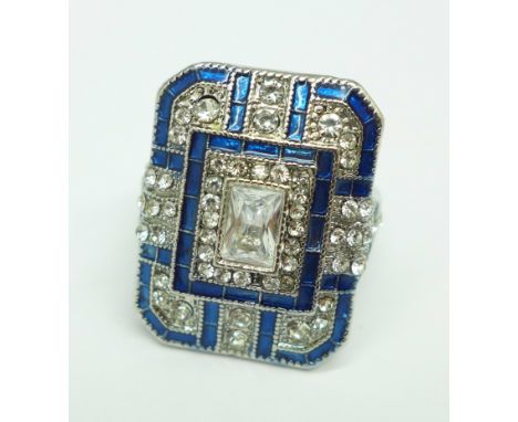 A large Art Deco style dress ring, N 