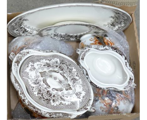 A part tea service, a tureen, etc. **PLEASE NOTE THIS LOT IS NOT ELIGIBLE FOR POSTING AND PACKING** 
