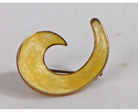 Ivar T. Holth Norwegian silver and yellow enamel brooch, modelled as a tapering scroll, 3cm wide