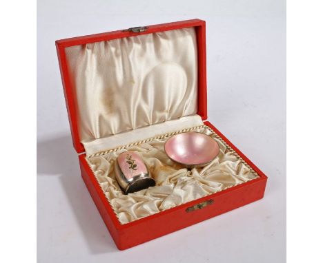 Volmer Bahner Danish silver and puce enamel decorated condiment set, consisting of salt and pepperette, housed in a silk line