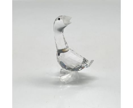 Part of the Barnyard Friends group, he has a smooth crystal neck with faceted body, satin beak and feet. Swarovski backstamp.
