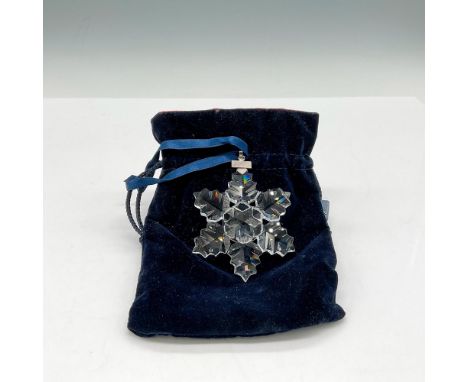 Beautiful cuts in this crystal allows the light to pass through and create brilliant light reflections. Blue velvet pouch inc