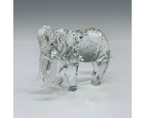 The African Elephant marks the inception of the Inspiration Africa trilogy. Sculpted from clear crystal, it boasts frosted tu