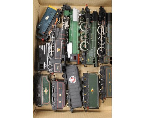 OO gauge model railways to include 4-6-0 King George V tender locomotive 6000 GWR green, Hornby 4-6-2 Spearmint tender locomo
