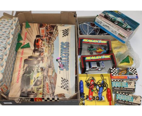 Triang Scalextric Model Motor Racing Set 31 box with track inside, C86 Porsche No4 red boxed, C81 Cooper No9 red boxed, C80 O