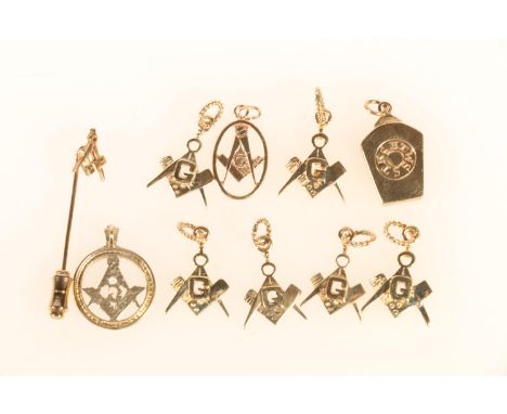 9ct gold Masonic pendants and charms to include tablet, compass etc. 18g gross 