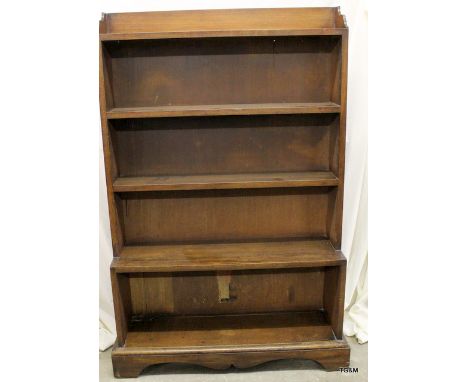 A 4 shelf Oak bookcase