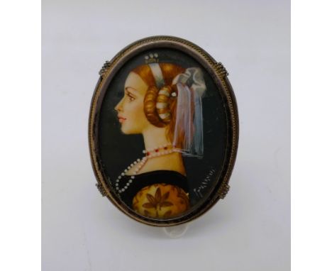 Ovale Silberbrosche mit Lupenmalerei, Silber 800, Portrait einer vornehmen Dame, seitlichunleserlich sign., auch als Anhänger