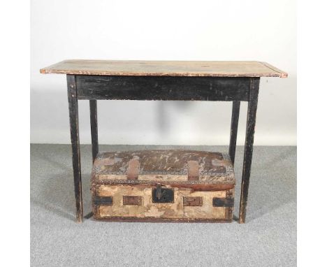 An 18/19th century horse hair and studded dome top trunk, together with a pine and painted side table (2)71w x 36d x 30h cm t