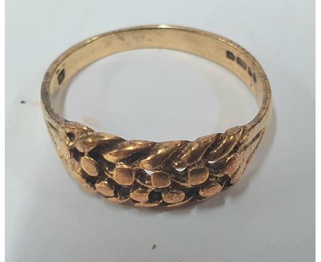 Gents 9ct gold ring,2.7 grams        size P 
