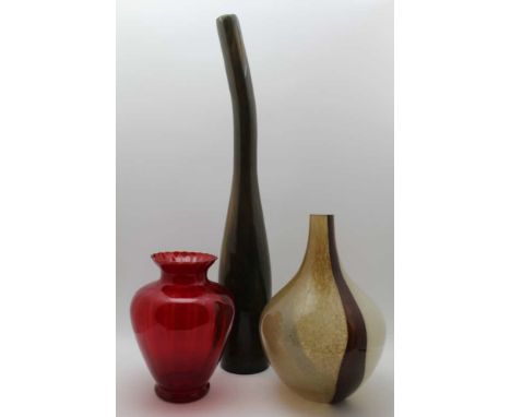 A MID TO LATE 20TH CENTURY MOTTLED GLASS VASE of unusual tapering, elongated form, 73cm high, together with a red glass vase 