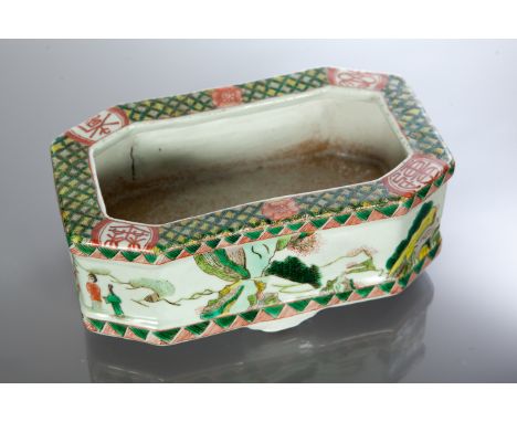 CHINESE FAMILLE VERTE BULB BOWL
decorated with figures in landscape and with architectural features, likely 18th century, 23c