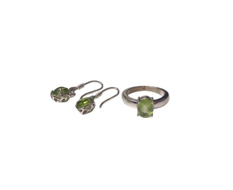 18ct white gold peridot ring (London 2003), size K and a similar pair of earringsTotal weight 9.5 grams 