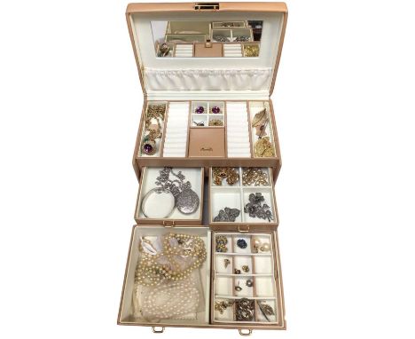 Jewellery box containing a silver locket on chain, silver bangle and other costume jewellery9ct gold bracelet weighs 4.7 gram