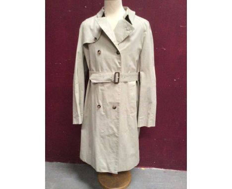 Burberry Men's trench coat with tartan wool removeable lining. Size 56 R.
