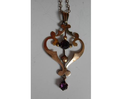 An Art Nouveau-style  amethyst pendant and chain mounted on 9ct gold, 3.11g 