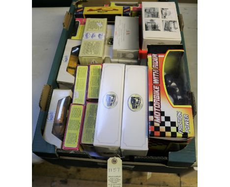 Quantity of various makes. 10x Yesteryear, yellow/pink boxed examples. 3x Atlas Fire - 2x Leyland TLM and a Dennis F12. 3x At