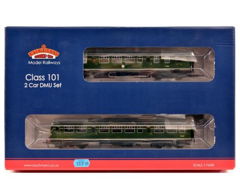 Bachmann Class 101 2-Car DMU Set. 32-285. A class 101 DMU in BR green with speed whiskers, E56083 and E50231. Boxed, with pac