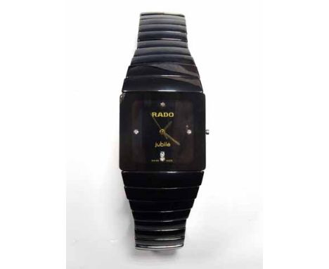GENTLEMAN'S REPLICA RADO JUBILE DIASTAR BLACK CERAMIC WRISTWATCHthe black dial with four diamond markers and date aperture at