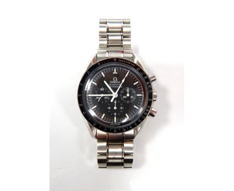 GENTLEMAN'S OMEGA SPEEDMASTER PROFESSIONAL CHRONOGRAPH WRISTWATCHthe black dial with five minute baton markers, three subsidi