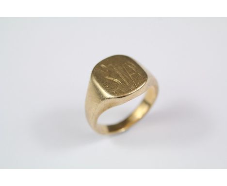 A 9ct yellow gold signet ring, size F , approx 4.9 gms, believed to be American.