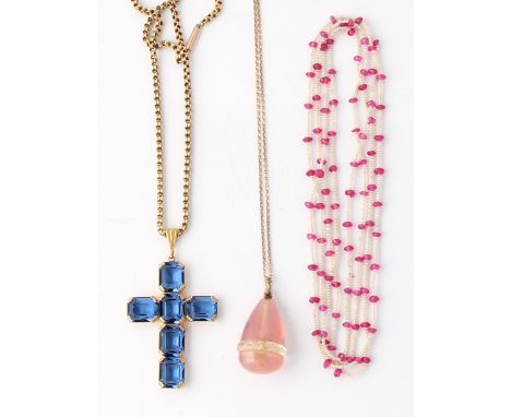 A lot to include a blue paste cross pendant on an early 20th Century belcher link chain, stamped 9ct, together with a rose qu