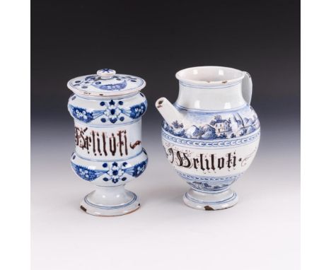 2 historistische Fayence-Apothekengefäße    Ungemarkt.                    Fayence, weiß glasiert, Bemalung in Blau und Mangan